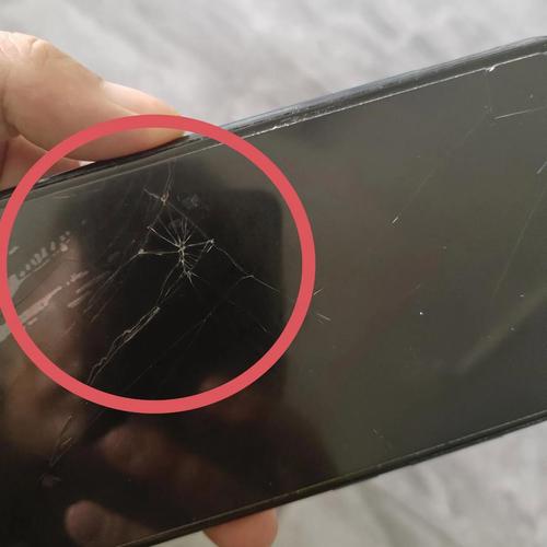 当手机摔向地面，一场以爱为名的心理地震