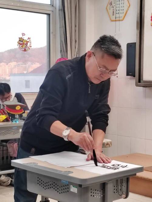 泥土里的教育诗篇